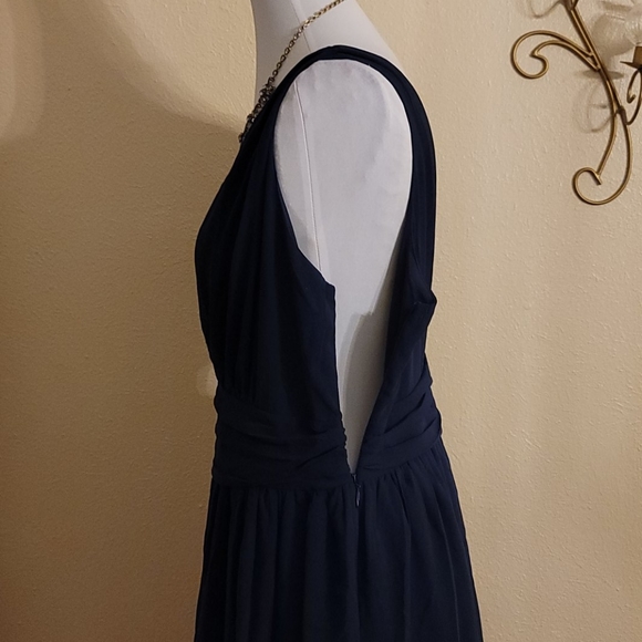 CHARLOTTE RUSSE V-NECK DRESS. SIZE: 2X BUST:23” WAIST:40” NAVY BLUE WITH LINING. - Picture 5 of 12